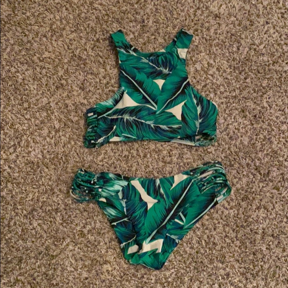 Cupshe tropical palm leaf swimsuit size medium